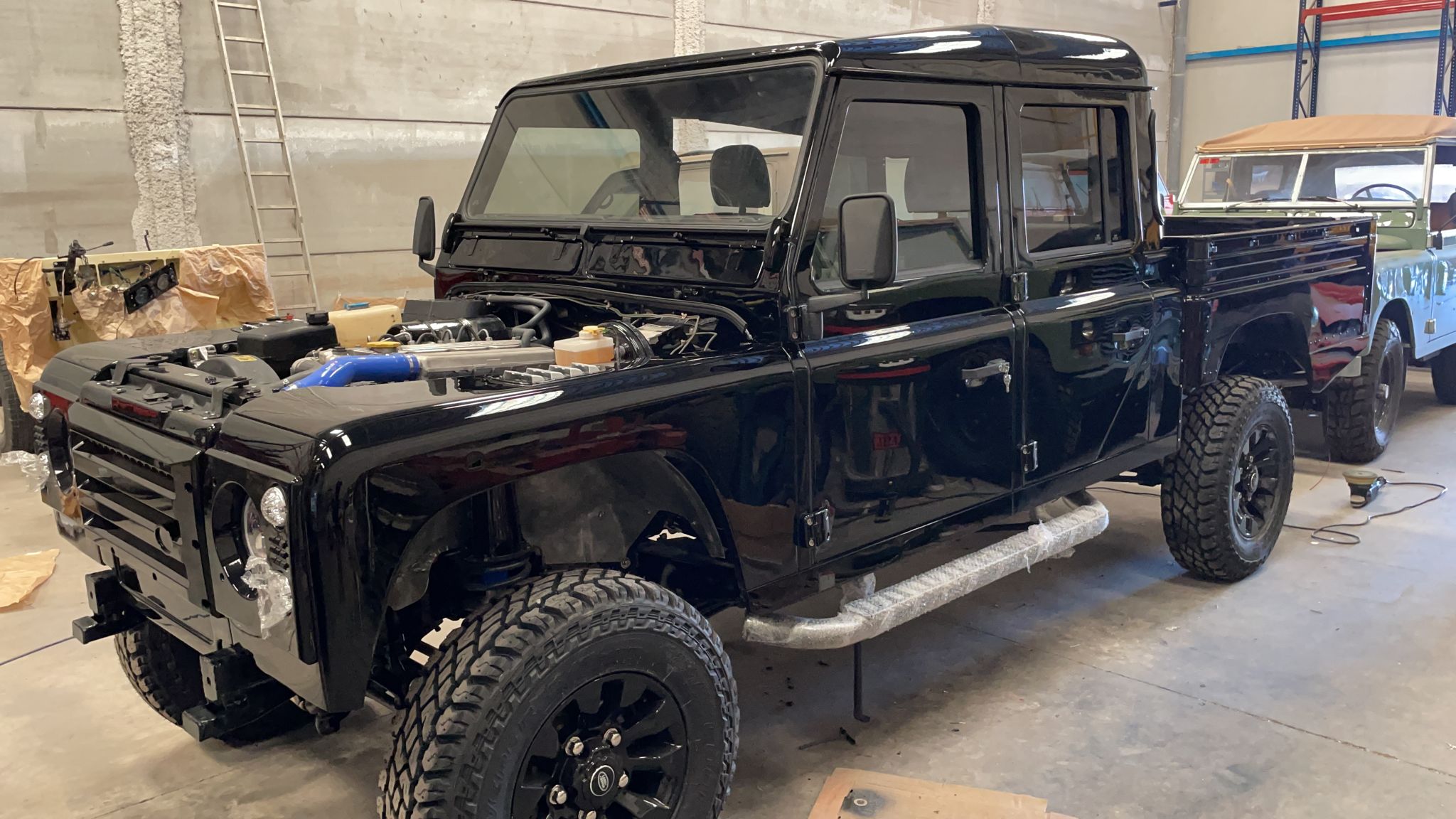 Land Rover Defender 130 – Build