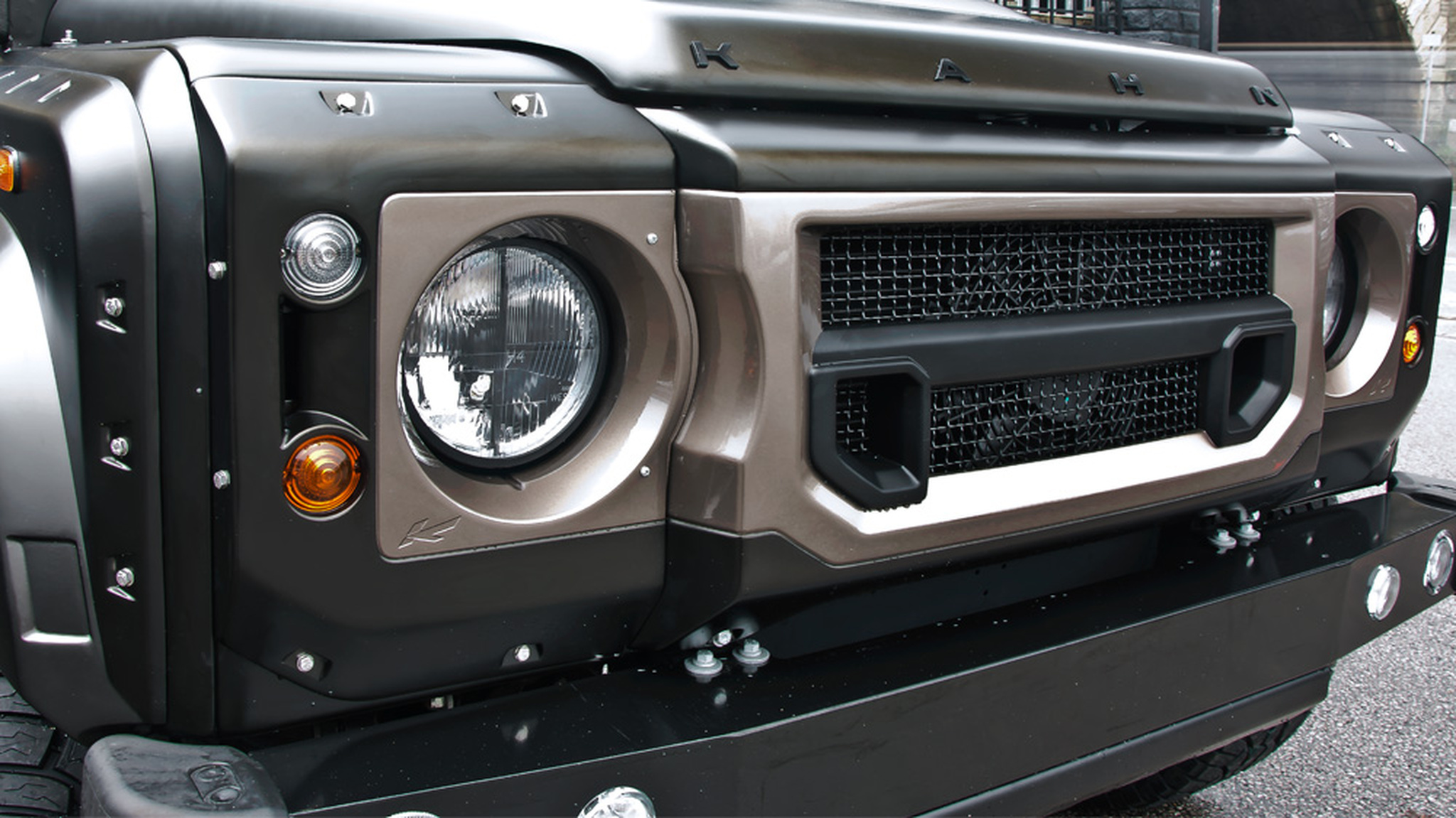 Chelsea Truck Co. Land Rover Defender X Front Grille With Headlight Surrounds – Meduza Des ...